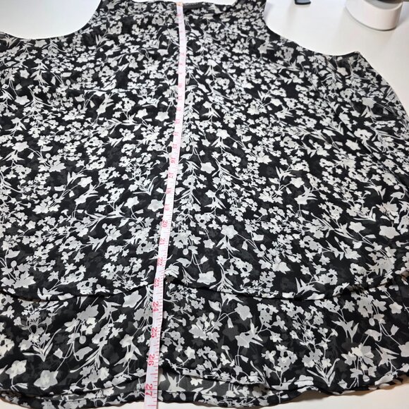 Lane Bryant Chiffon Flowy Tiered Sleeveless Blouse Womens Sz 20 Dark Floral - Picture 9 of 9